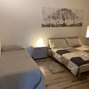  Apartment La Piazzetta